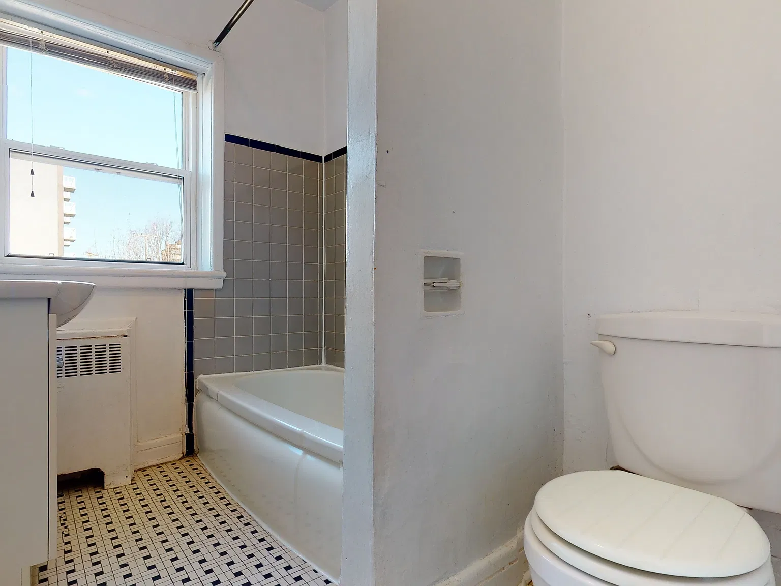 240 Osgoode Street — Photo 3