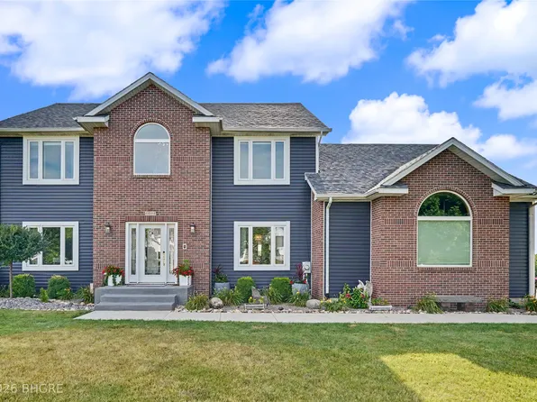 5085 Copper Creek Dr, Pleasant Hill, IA 50327