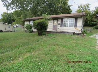 808 Medaris St, Clinton, TN 37716