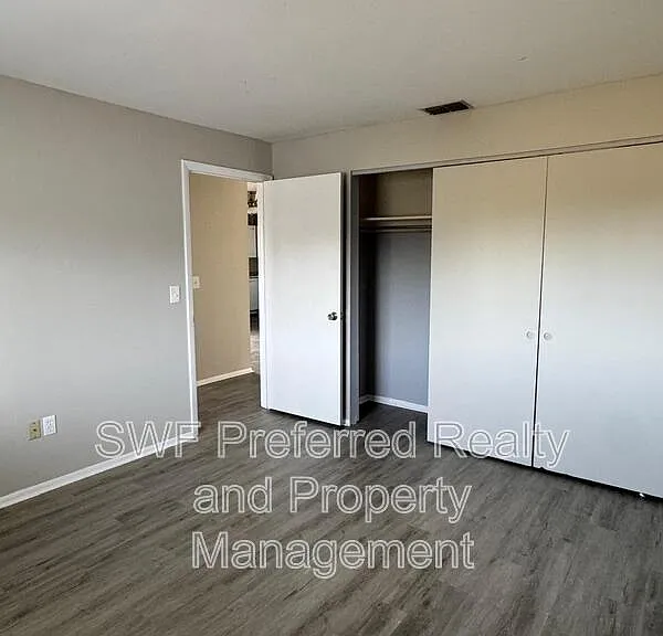 533 SE 6th Ave #2 — Photo 8