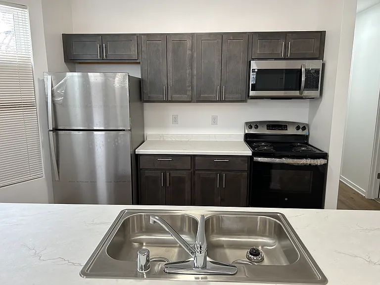 3431 N Vel R Phillips Ave — Photo 6