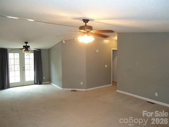 3rd image of 127 Mallardwood Dr Unit 33