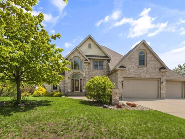 2112 Lake View Ct, Marinette, WI 54143