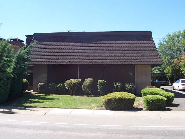 202 Estates Dr #B