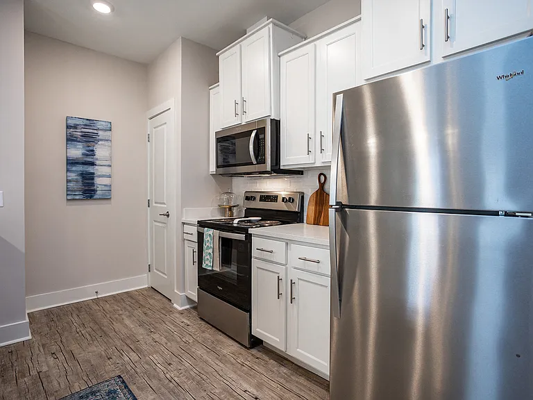 Farragut Junction Apartments — Photo 13