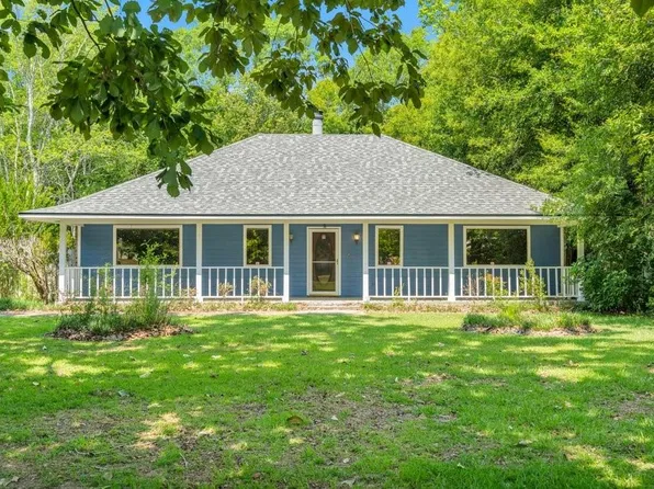 14533 W Beaver Dr, Pride, LA 70770