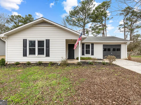 240 N Hampton Dr, Fayetteville, GA 30215