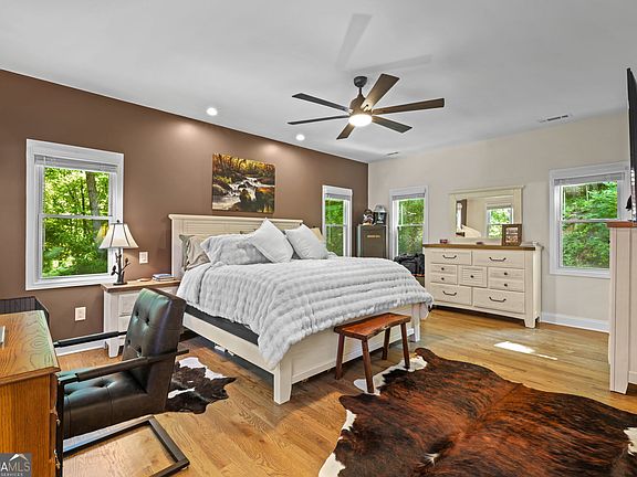 2nd image of 613 Abby Ln