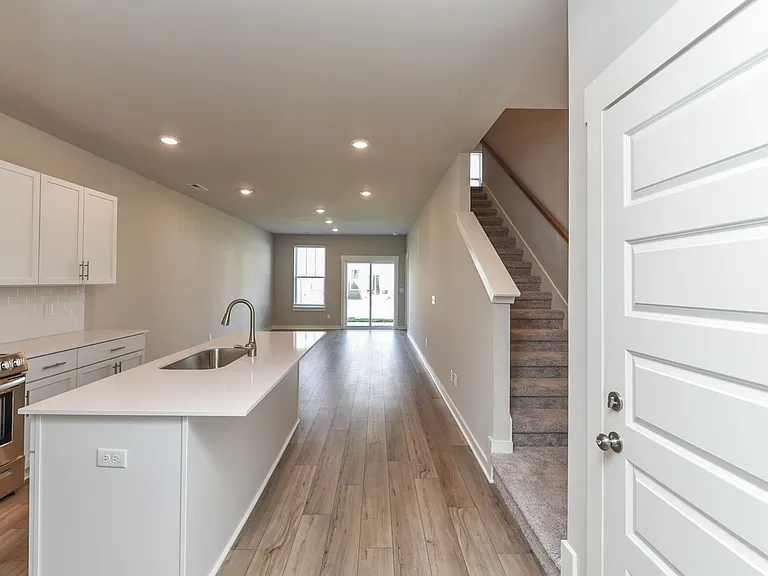 728 Mickelson Way — Photo 28