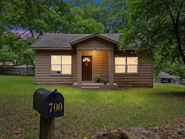 700 Wood St, Gladewater, TX 75647