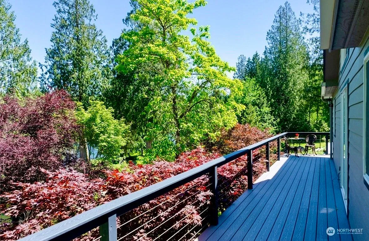 1 bed, 1.5 bath, 900 sqft, $2,050 — Photo 2