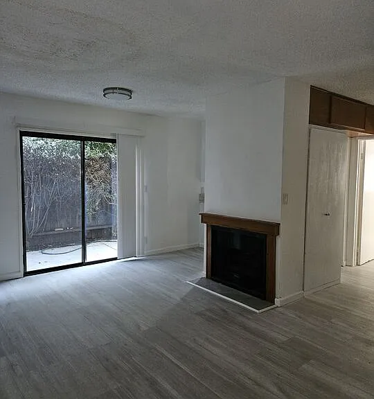 5170 N Columbus Ave #7 — Photo 3