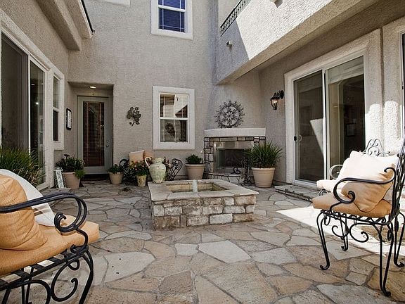 5th image of 196 Bartizan Dr