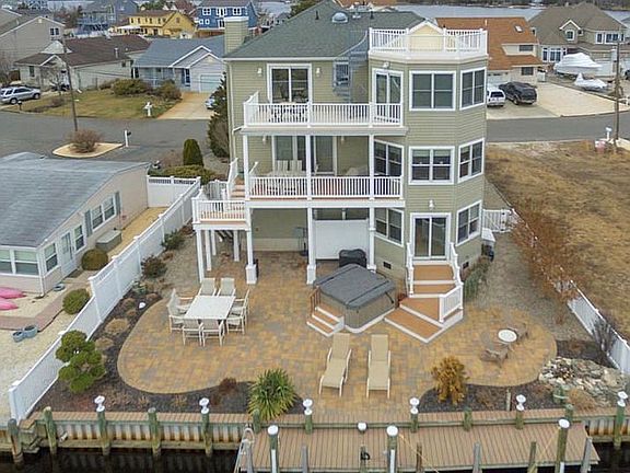 2nd image of 953 Mallard Dr