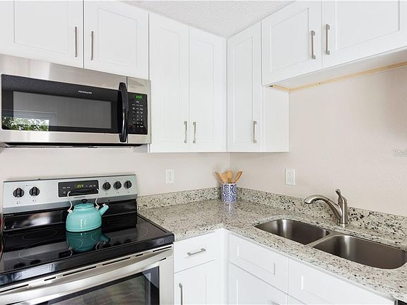 5th image of 3713 Meadowbreeze Dr