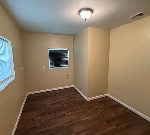 5th image of 4415 Lynx Ave