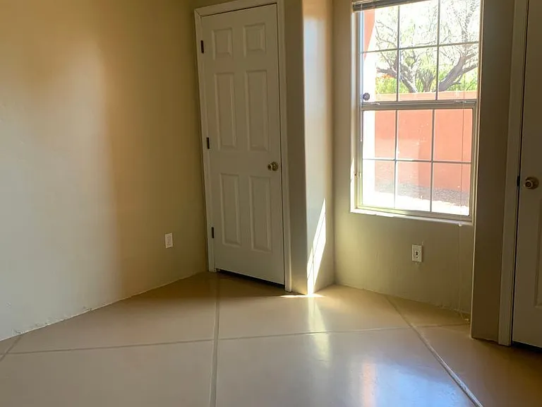 2940 N Adelaide Farms Pl — Photo 11
