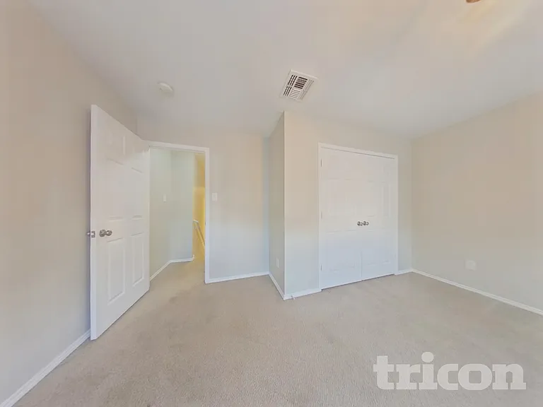 3005 Glenrose Dr — Photo 11