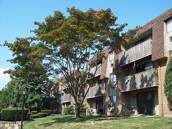 1st image of 363 Simmonsville Ave APT 1111