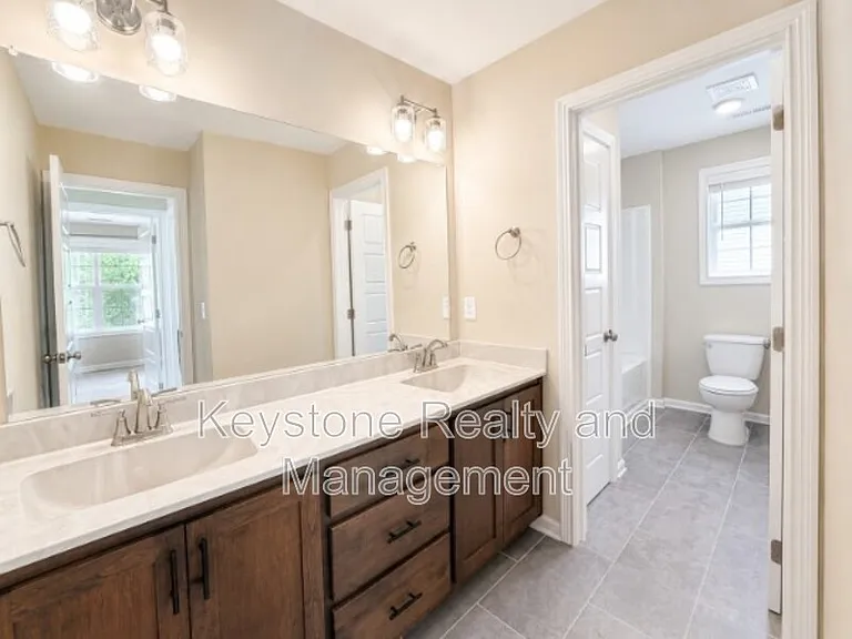 384 Wingfield Dr — Photo 13