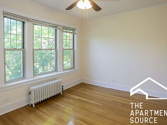 2nd image of 1607 W Berteau Ave #2