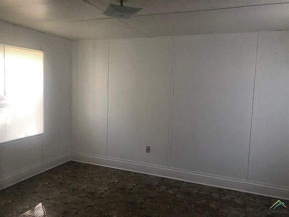 3rd image of 342 E County Road 186