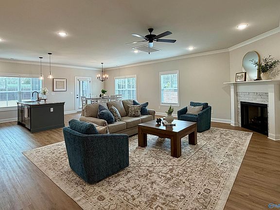 3rd image of 100 Alton Dale Dr