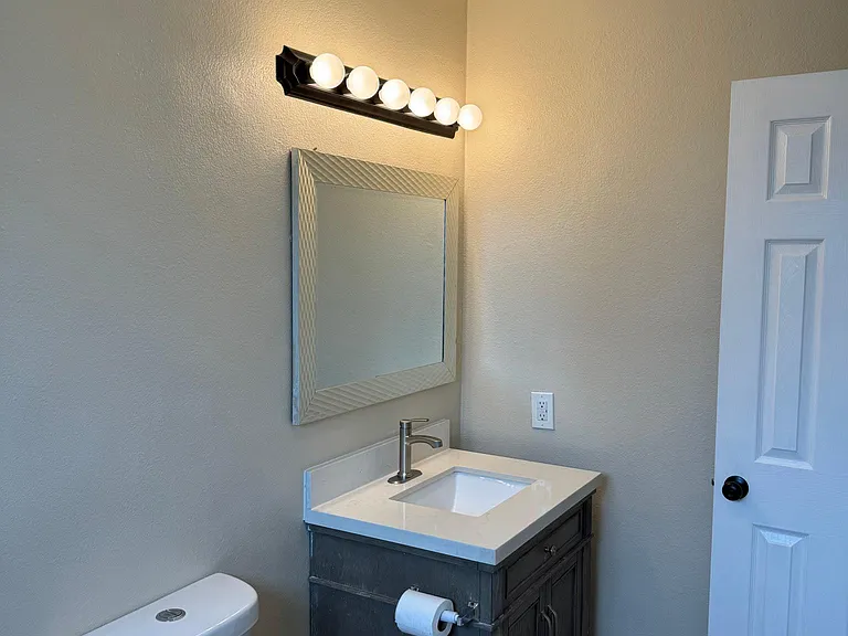 813 Carey Rd — Photo 20