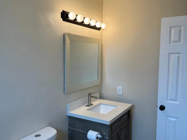 813 Carey Rd, Oceanside, CA 92058