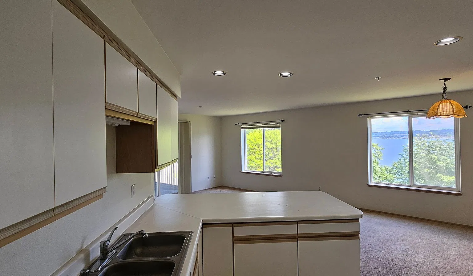 Partial View Condo — Photo 4