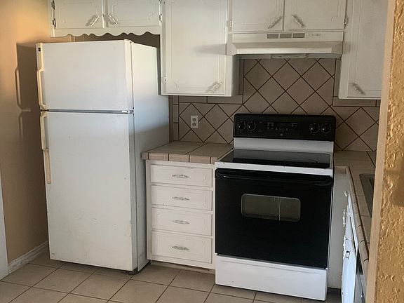 3rd image of 108 Hidalgo St #A