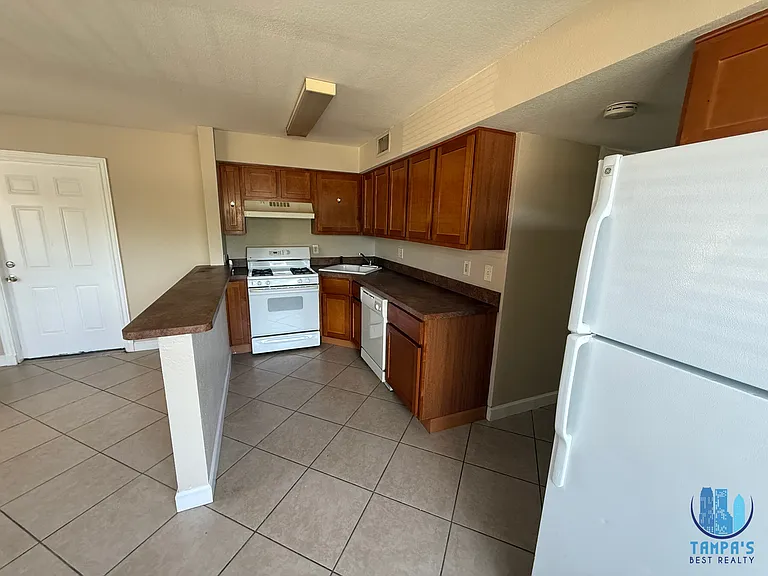 117 N Evergreen Ave #105 — Photo 4