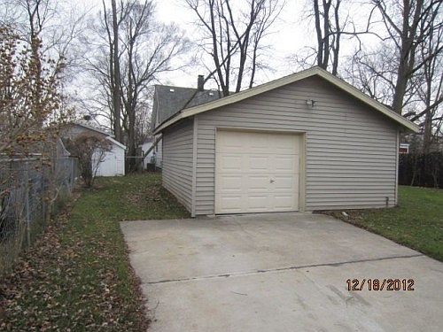5th image of 216 Janet St SE