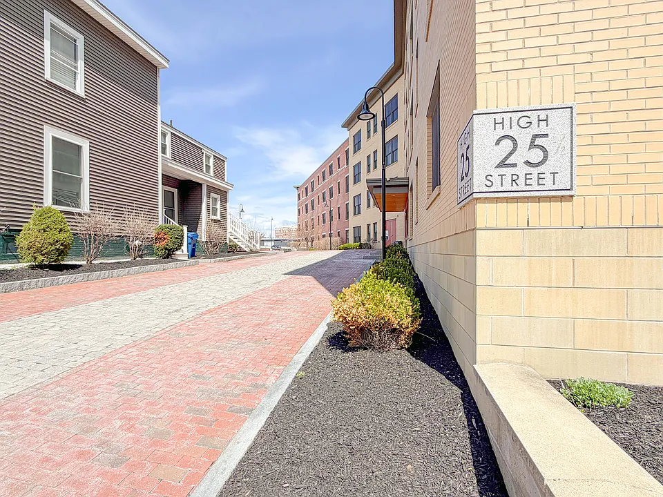 25 High St #414