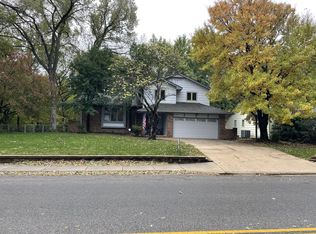 1120 E James St, Derby, KS 67037