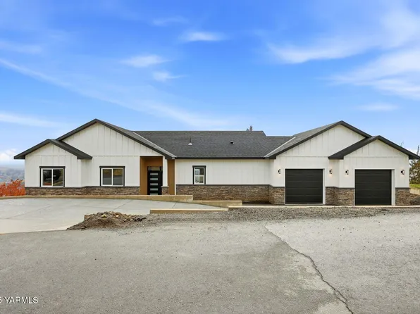 7920 Englewood Crest Dr, Yakima, WA 98908