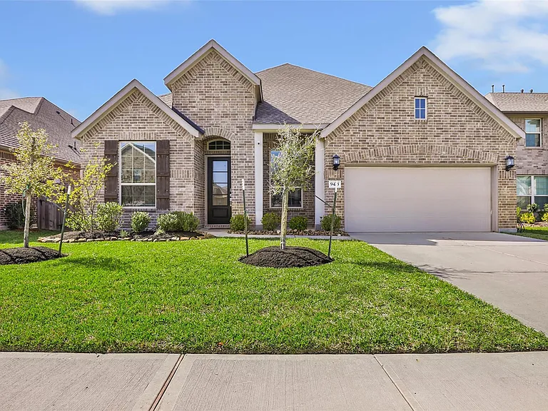 9423 Pelican Cliff Ct — Photo 1