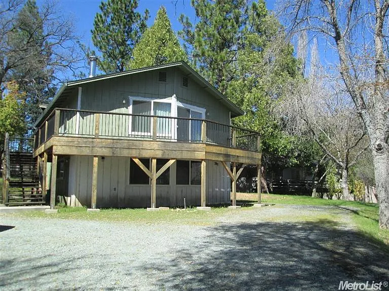 19710 Pleasantview Dr photo 1
