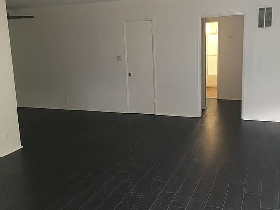 2nd image of 3844 Potomac Ave APT 04