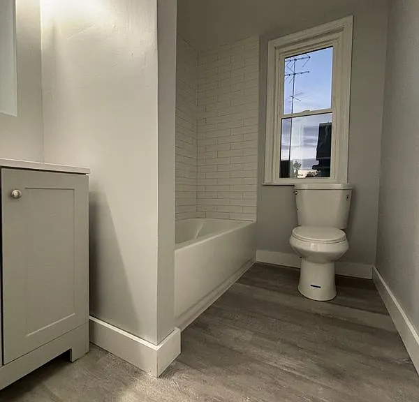 1158 Howard Ave #1 — Photo 10