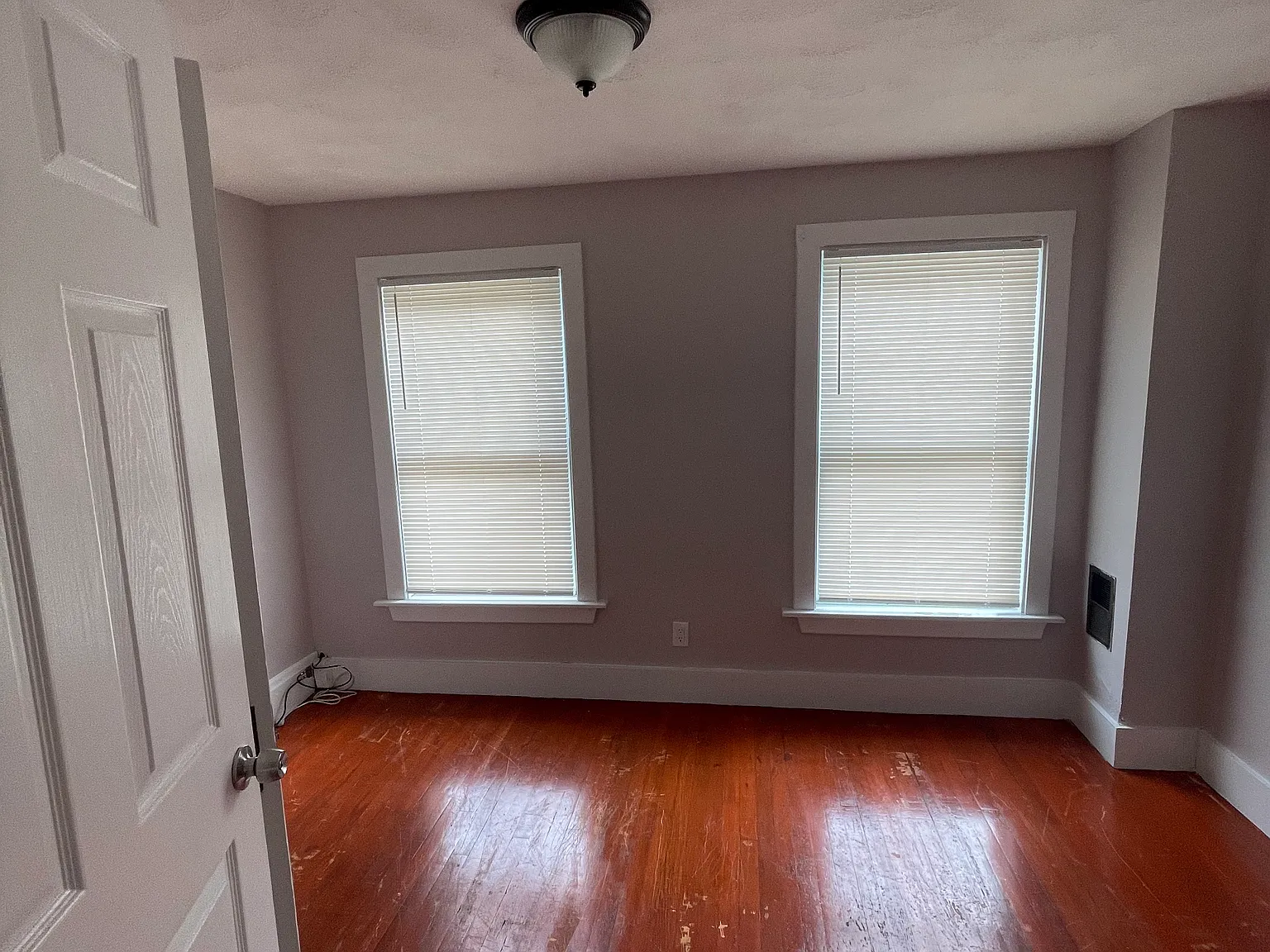 3 bed, 1000 sqft, $2,900 — Photo 3