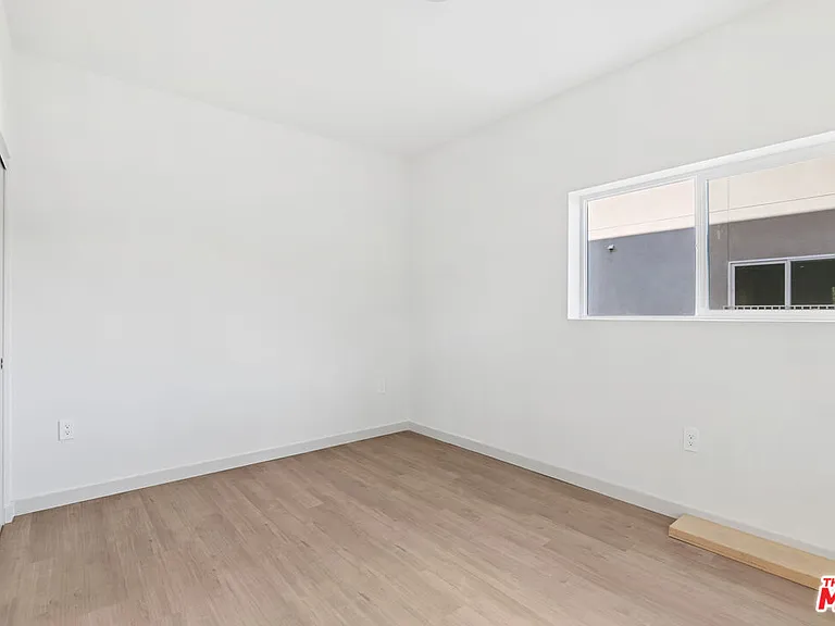 2521 S Orange Dr — Photo 5