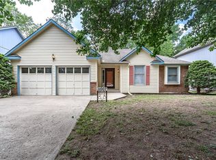 11007 W 70th St, Shawnee, KS 66203