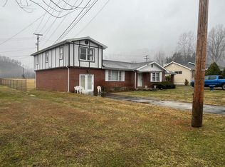 103 Mendota Vlg, Hagerhill, KY 41222