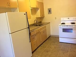 4th image of 325 E Front St APT 6