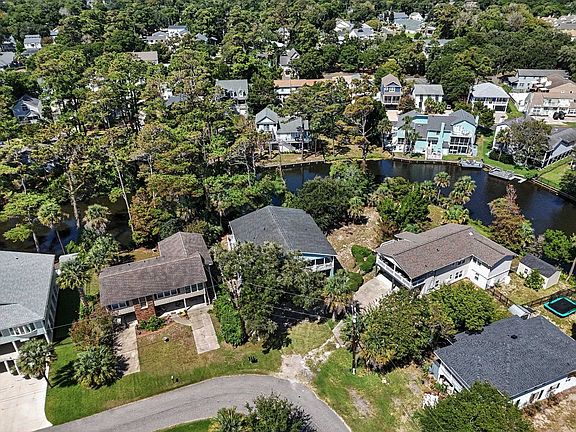 3rd image of 116 Lake Ct.