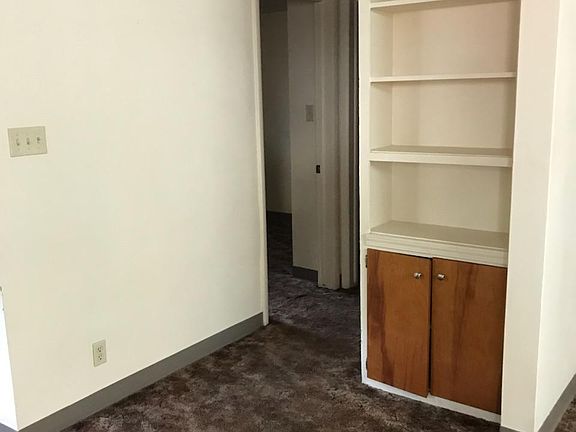 5th image of 2131 S Lincoln St APT 4