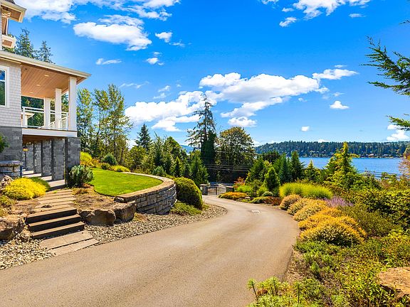 4th image of 3202 E Lake Sammamish Pkwy NE