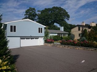 26 Marthas Ln, Brookline, MA 02467