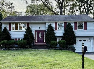 2 Susanna Court, Toms River, NJ 08753